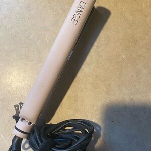 L'ange Hair Aplatir Ceramic Flat Iron in blush pink women’s beauty straightener